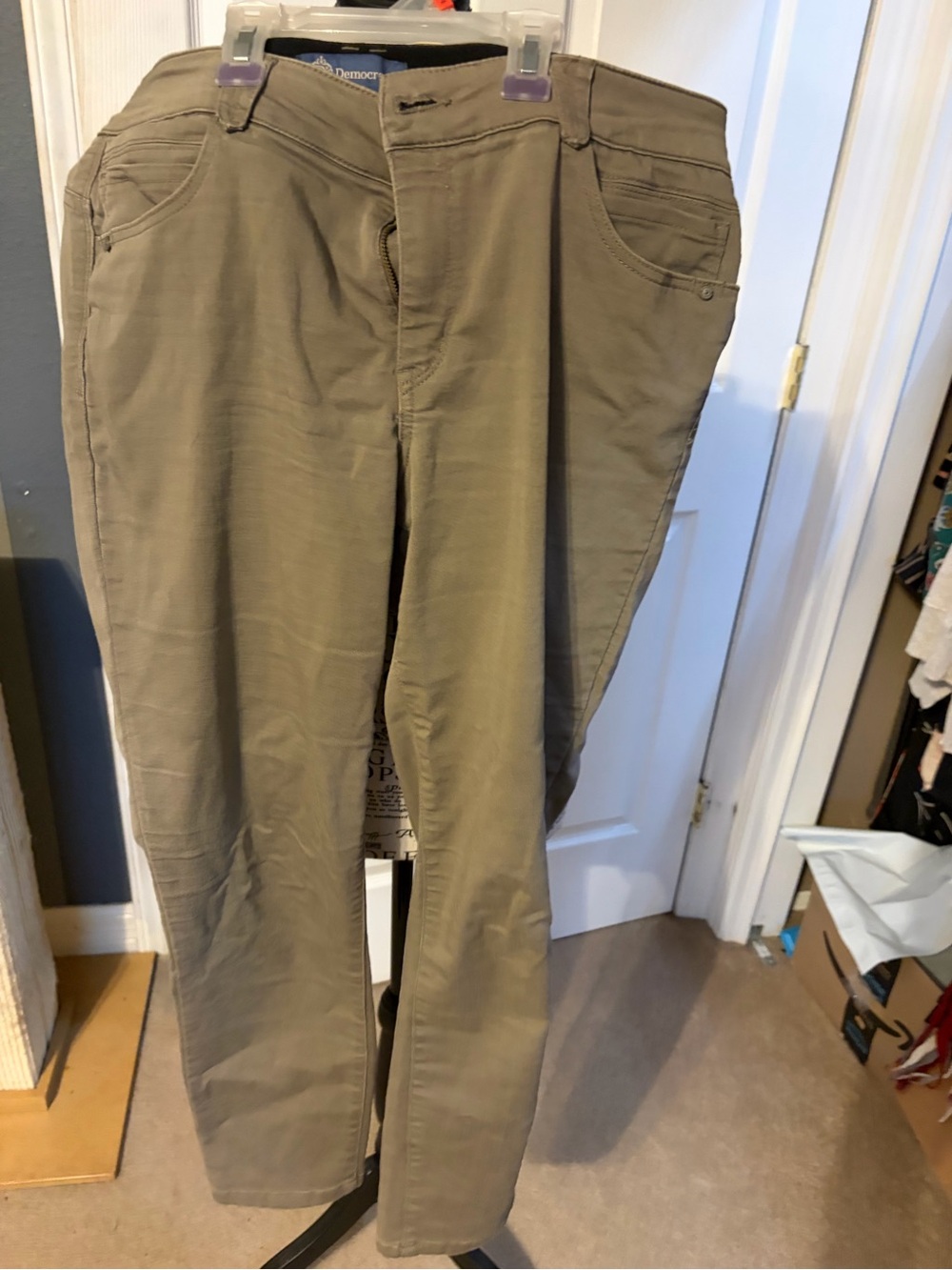 Democracy Women's Skinny Pants in Taupe